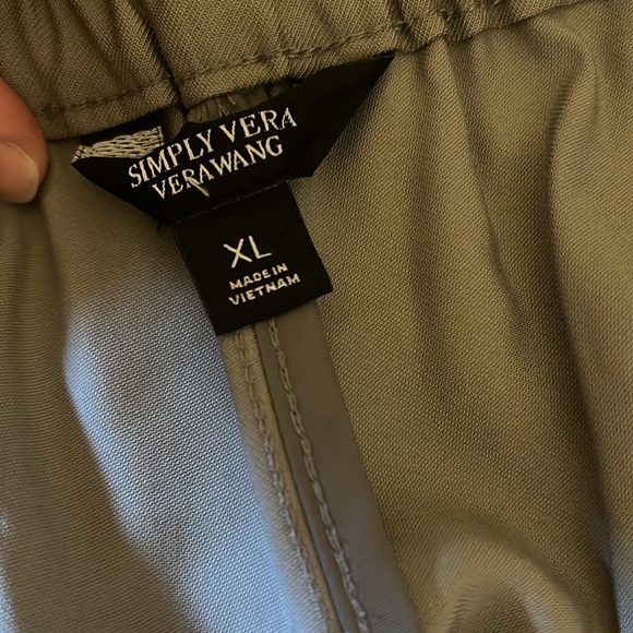 Vera wang linen pull on shorts - Picture 3 of 3